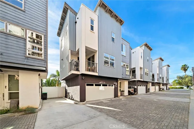 $1,019,000 | 1974 Meyer Place, Unit D, Costa Mesa, CA 92627