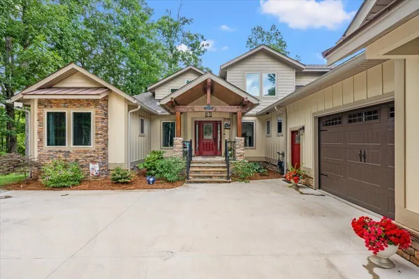 $1,750,000 | 117 Hickory Landing Court, Elloree, SC 29047