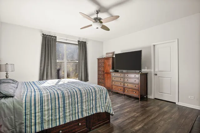 $599,900 | 226 Risch Court, West Chicago, IL 60185