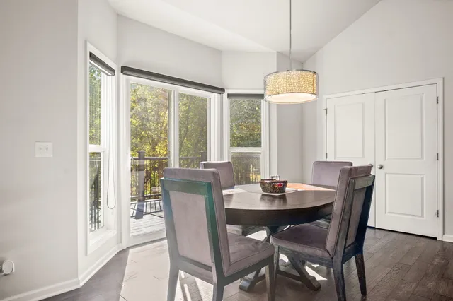 $599,900 | 226 Risch Court, West Chicago, IL 60185