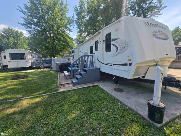 $20,000 | 10001 Goodall Road, Unit 57, Durand, MI 48429
