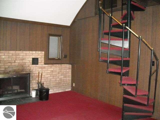 2128 Warren Road Beulah, MI 49617 - Photo 3 of 14 1725941-2.JPG