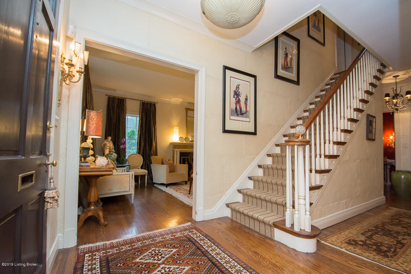 3250 Lexington Road Louisville, KY 40206 - Photo 13 of 42 11 - stairs alt view