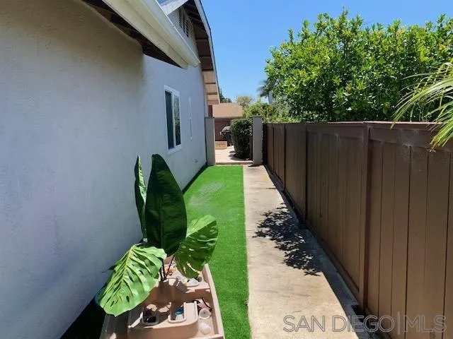 2710 Glasgow Drive Carlsbad, CA 92010 - Photo 8 of 10