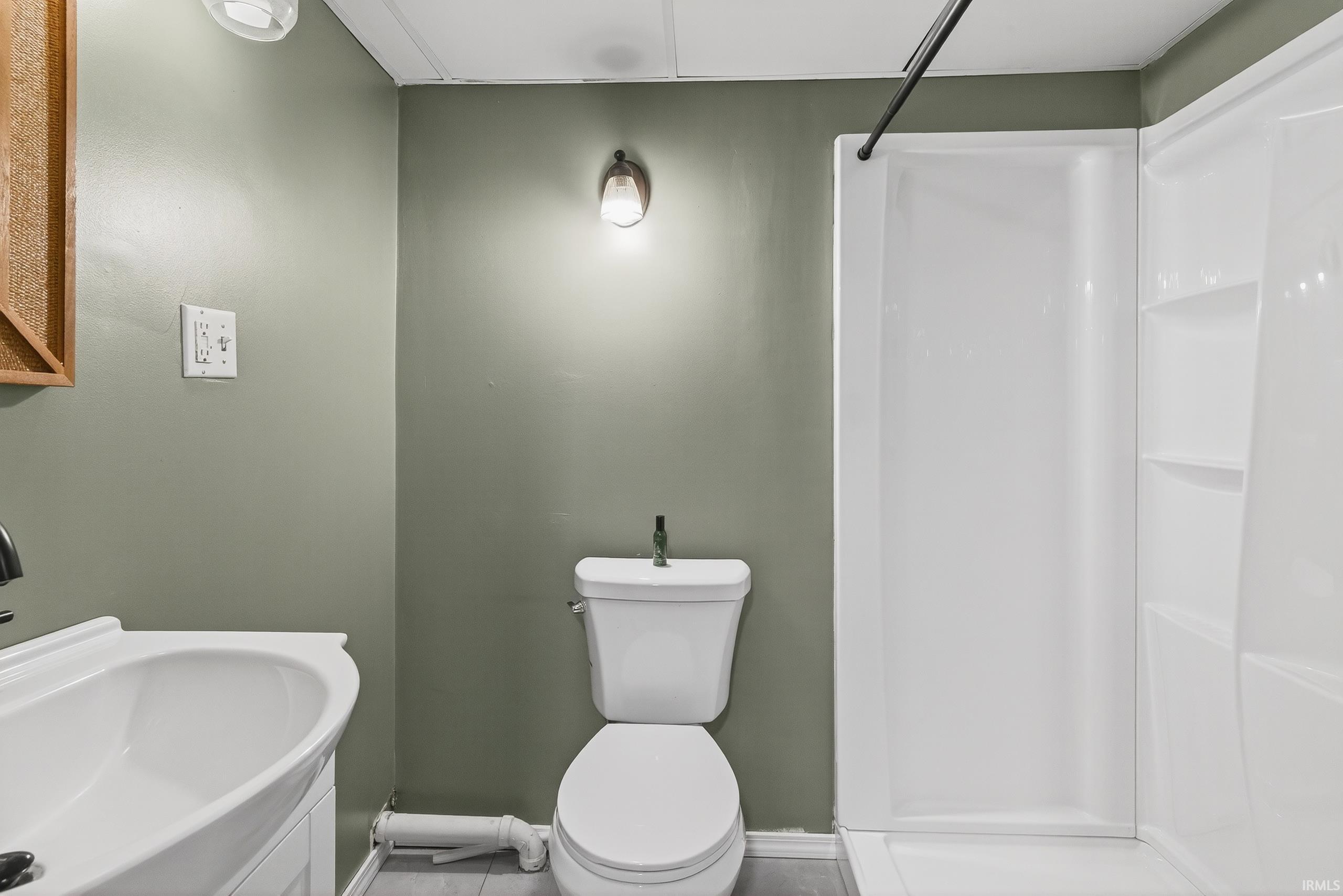 550 West Cross Road Bloomington, IN 47403 - Photo 32 of 36 Gallery Image 32
