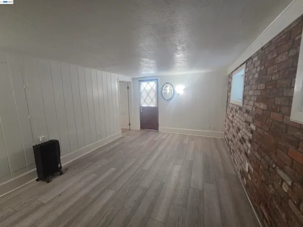 $1,995 | 3851 Vineyard Avenue, Unit D, Pleasanton, CA 94566