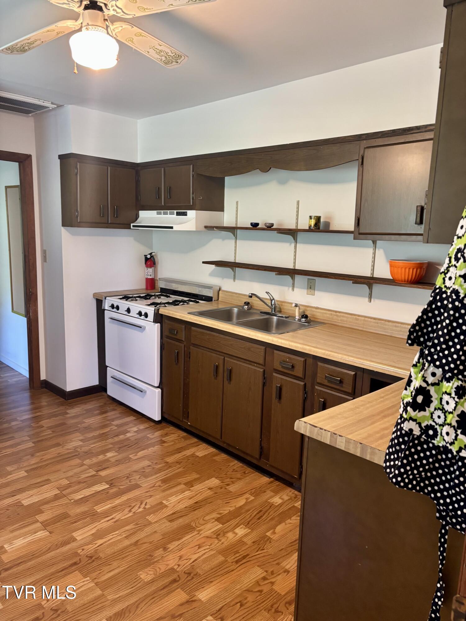 503 Spring Avenue Northeast Wise, VA 24293 - Photo 35 of 41 IMG_3385