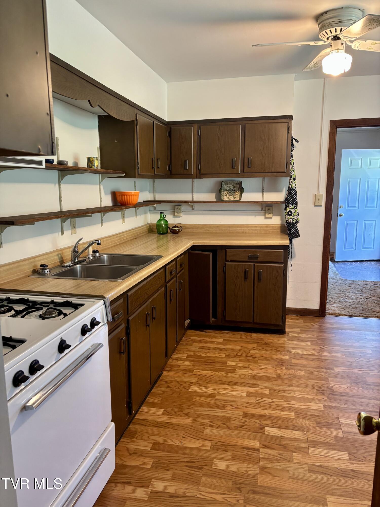 503 Spring Avenue Northeast Wise, VA 24293 - Photo 36 of 41 IMG_3384