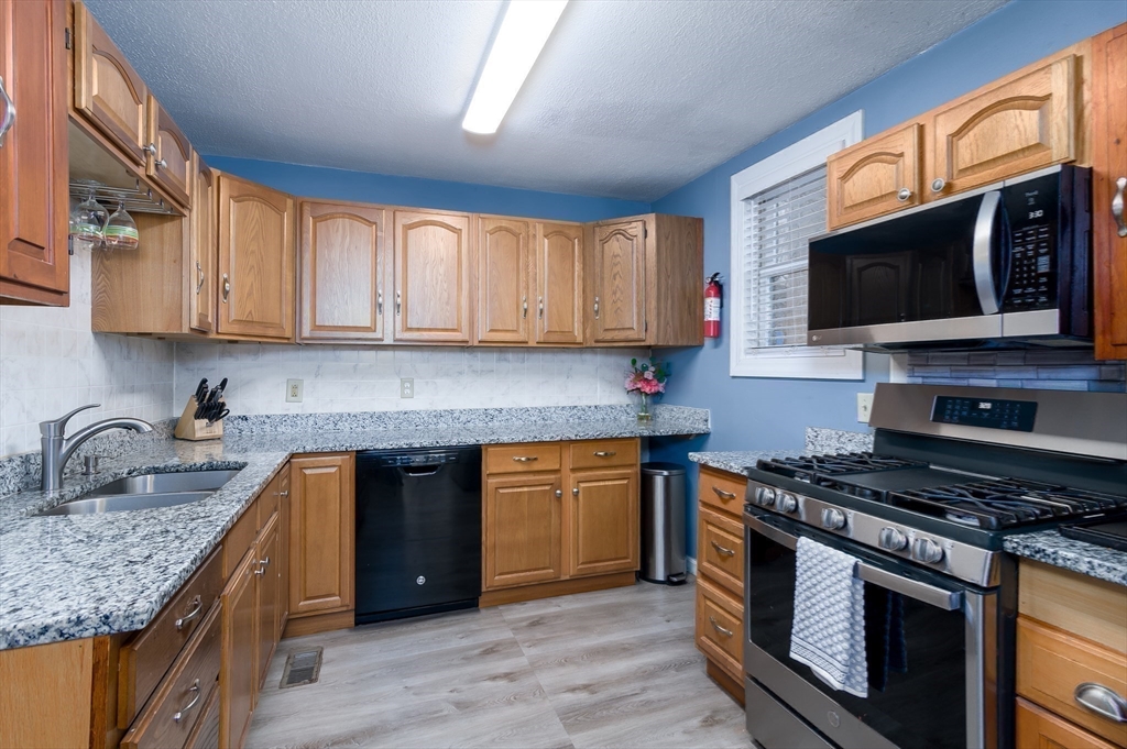 3 Hecla Street Worcester, MA 01604 - Photo 9 of 18 Gallery Image 9