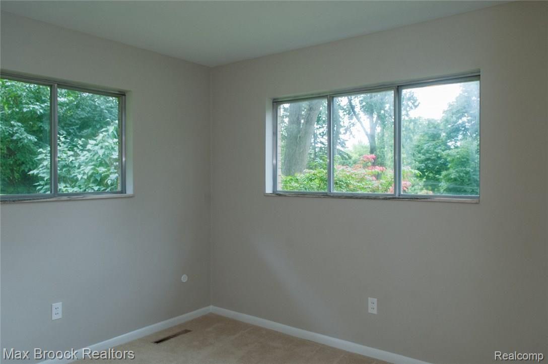 920 South Reading Road Bloomfield Hills, MI 48304 - Photo 23 of 32 094DSC_1552.jpg