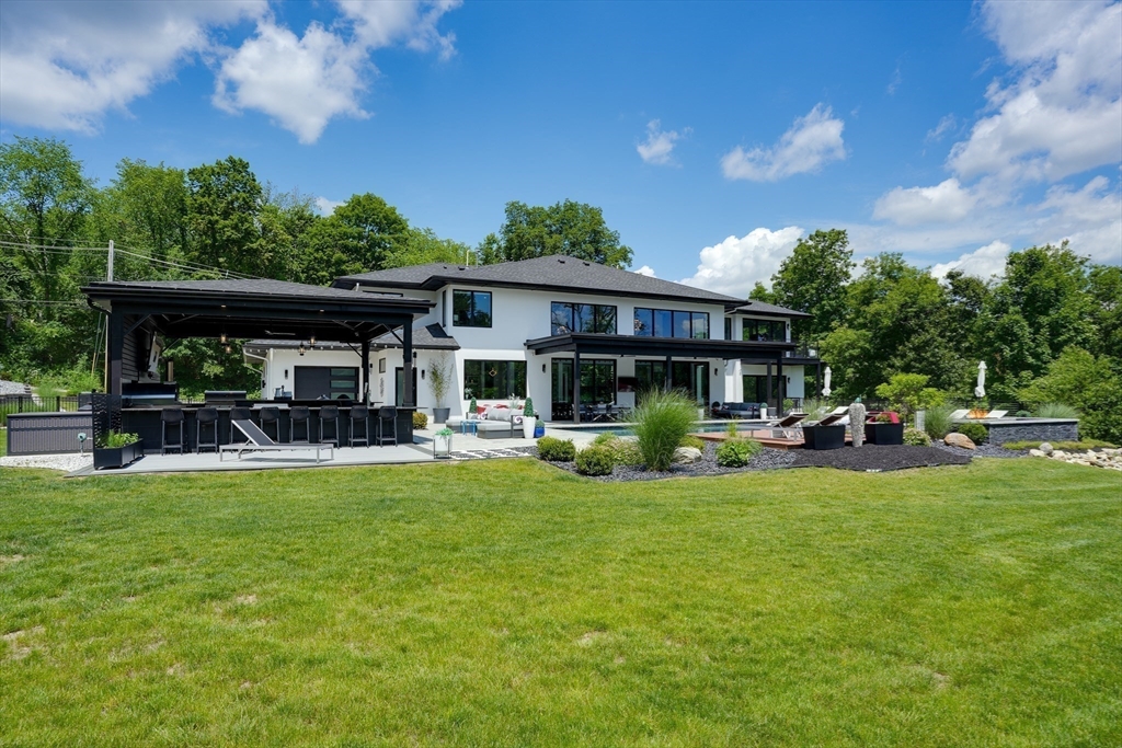 556 Middle Road Boxborough, MA 01719 - Photo 31 of 41