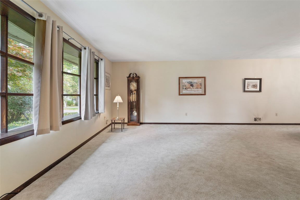 401 Fordham Road Vestal, NY 13850 - Photo 8 of 32 Gallery Image 8