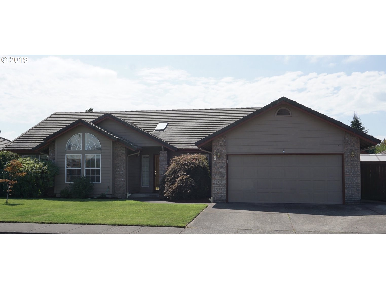 825 Diamond Street Springfield, OR 97477 - Photo 1 of 19
