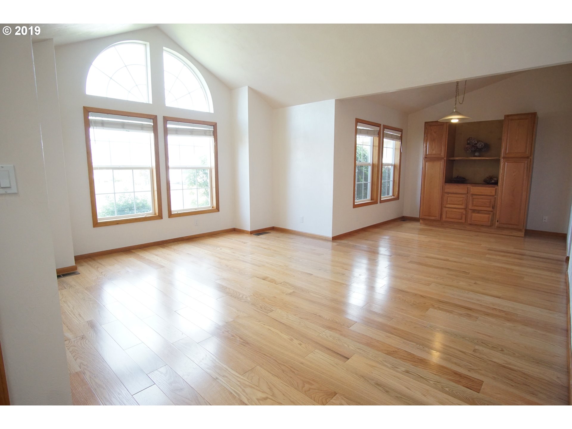 825 Diamond Street Springfield, OR 97477 - Photo 4 of 19