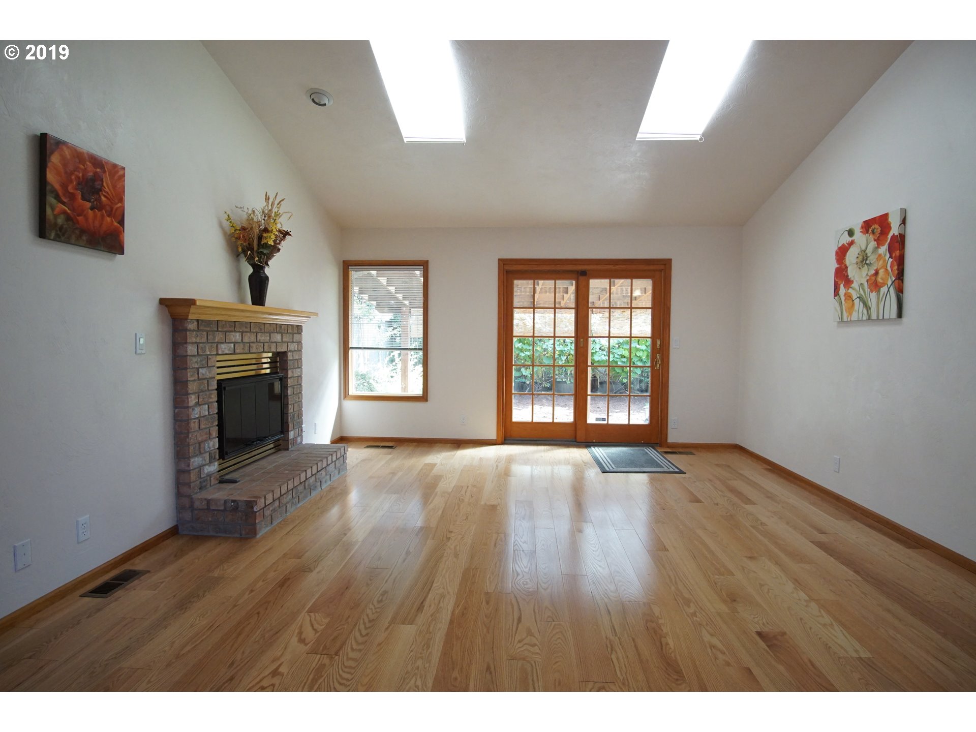 825 Diamond Street Springfield, OR 97477 - Photo 8 of 19