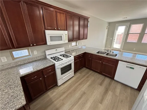 $2,395 | 10741 Leatherstocking Avenue, Las Vegas, NV 89166