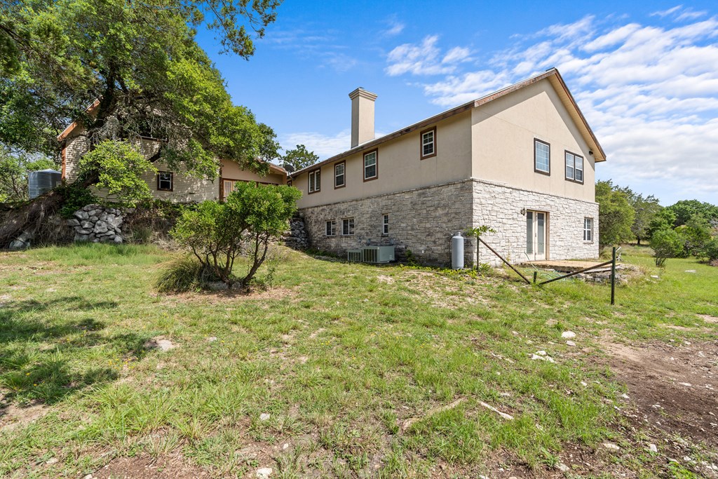 320 Spicer Loop Kerrville, TX 78028 - Photo 41 of 48