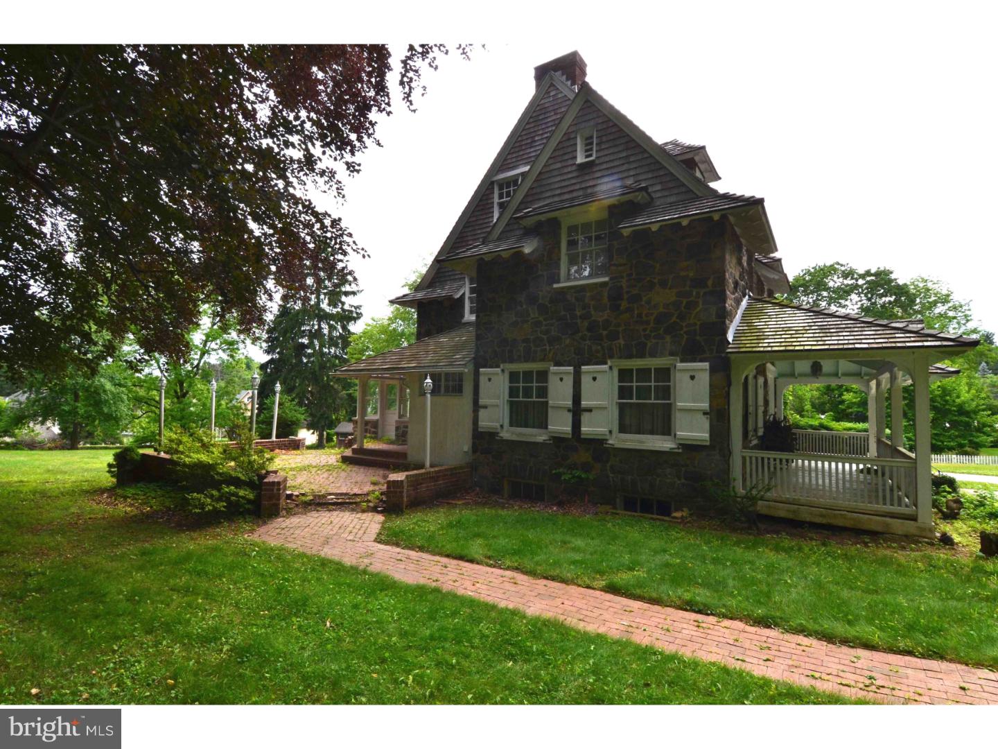 438 Conestoga Road Berwyn, PA 19312 - Photo 2 of 22 Exterior Side