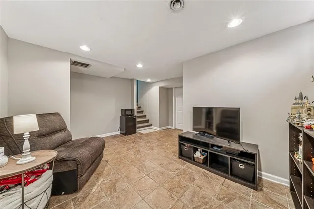 $290,000 | 290 Wexford Bayne Road, Wexford, PA 15090