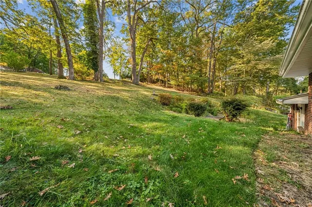 $290,000 | 290 Wexford Bayne Road, Wexford, PA 15090