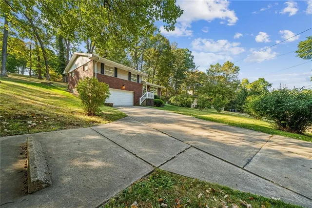 $290,000 | 290 Wexford Bayne Road, Wexford, PA 15090