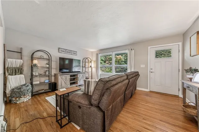 $290,000 | 290 Wexford Bayne Road, Wexford, PA 15090