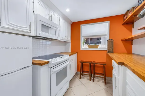 $1,899 | 2300 Southwest 22nd Avenue, Unit 109, Delray Beach, FL 33445