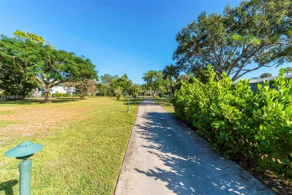 $1,899 | 2300 Southwest 22nd Avenue, Unit 109, Delray Beach, FL 33445