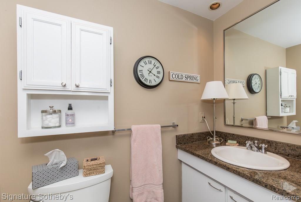 1865 Fair Oak Court Rochester Hills, MI 48309 - Photo 17 of 31