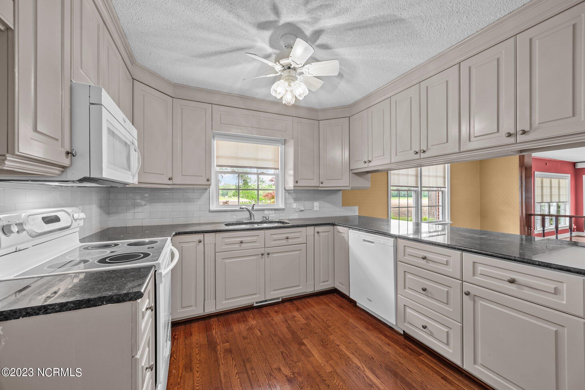 2499 Airport Road Kinston, NC 28504 - Photo 39 of 54 39-web-or-mls-DSC_2935