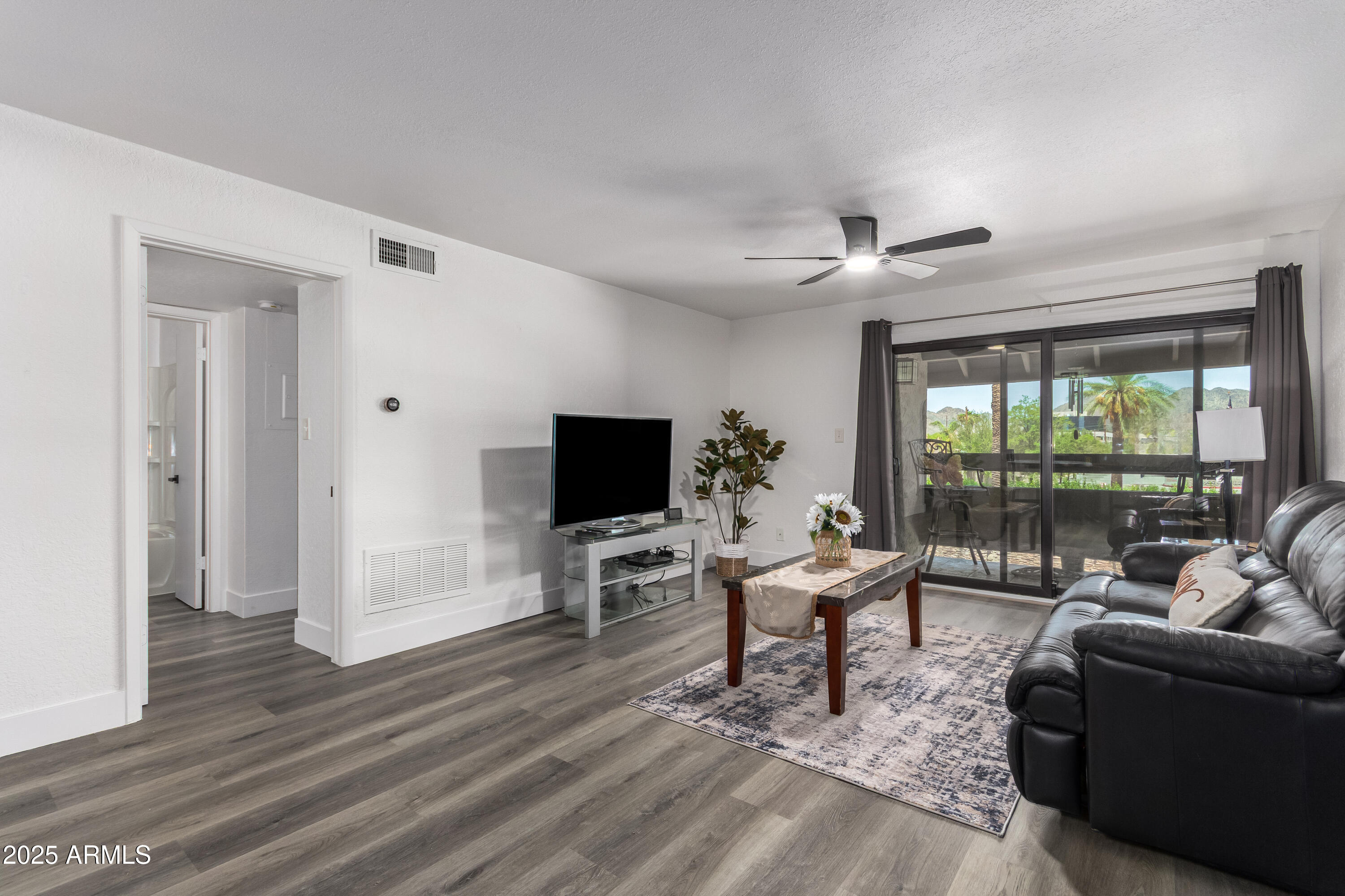 3825 East Camelback Road, Unit 207 Phoenix, AZ 85018 - Photo 1 of 25 05 - Camelback