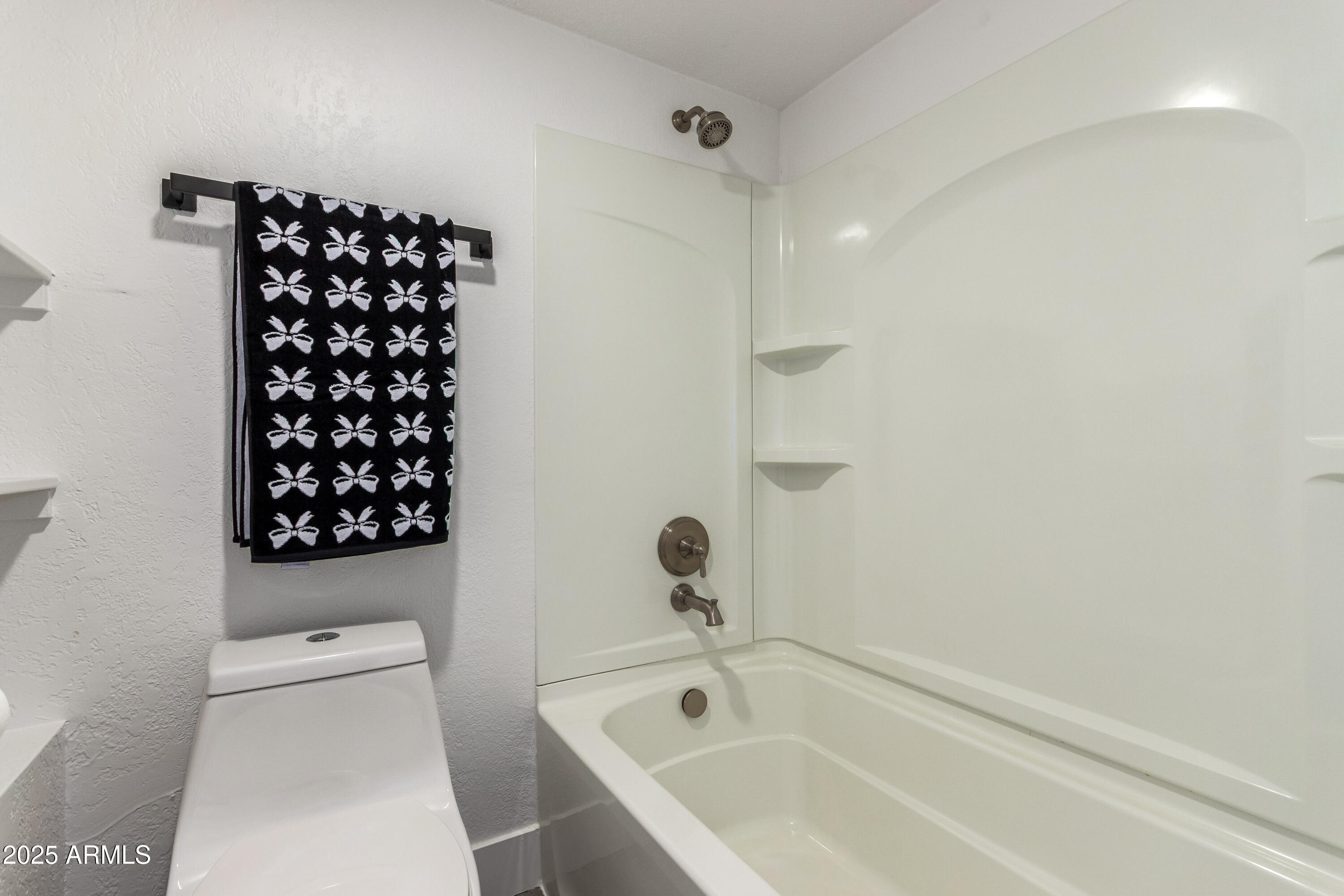 3825 East Camelback Road, Unit 207 Phoenix, AZ 85018 - Photo 13 of 25 17 - Camelback