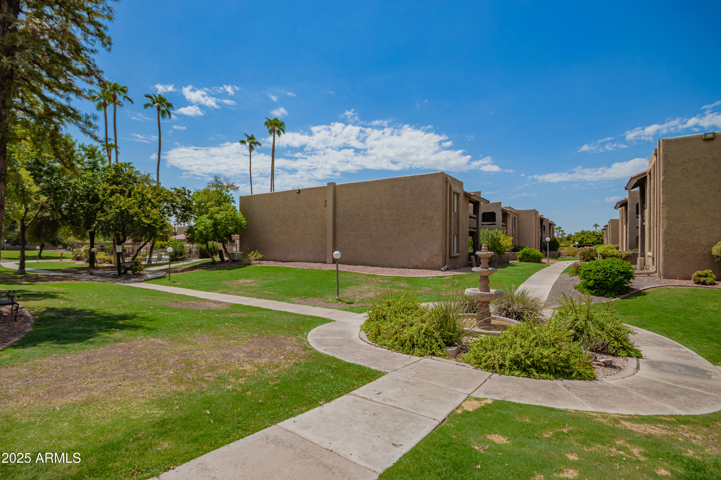 3825 East Camelback Road, Unit 207 Phoenix, AZ 85018 - Photo 22 of 25 29 - Camelback
