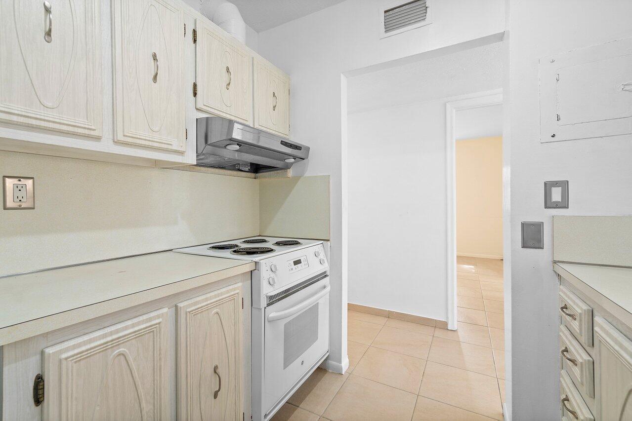 250 Northeast 20th Street, Unit 2250 Boca Raton, FL 33431 - Photo 9 of 29 8