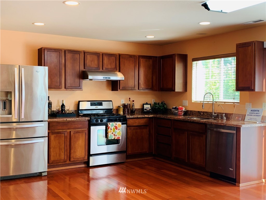 3824 155th Place Southeast Bothell, WA 98012 - Photo 4 of 24 Gallery Image 4