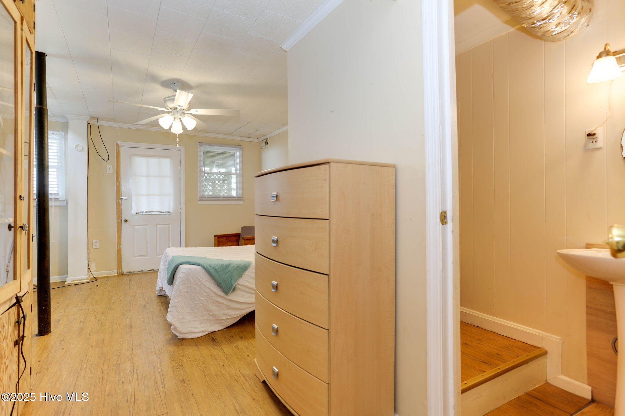 342 Cahoon Road Manns Harbor, NC 27953 - Photo 25 of 42 Bedroom and Bathroom