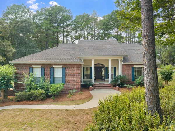 $389,500 | 4 Woodleaf Street, Hattiesburg, MS 39402
