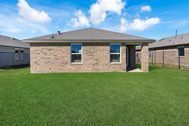 $2,250 | 1522 Truckee River Drive, Iowa Colony, TX 77583