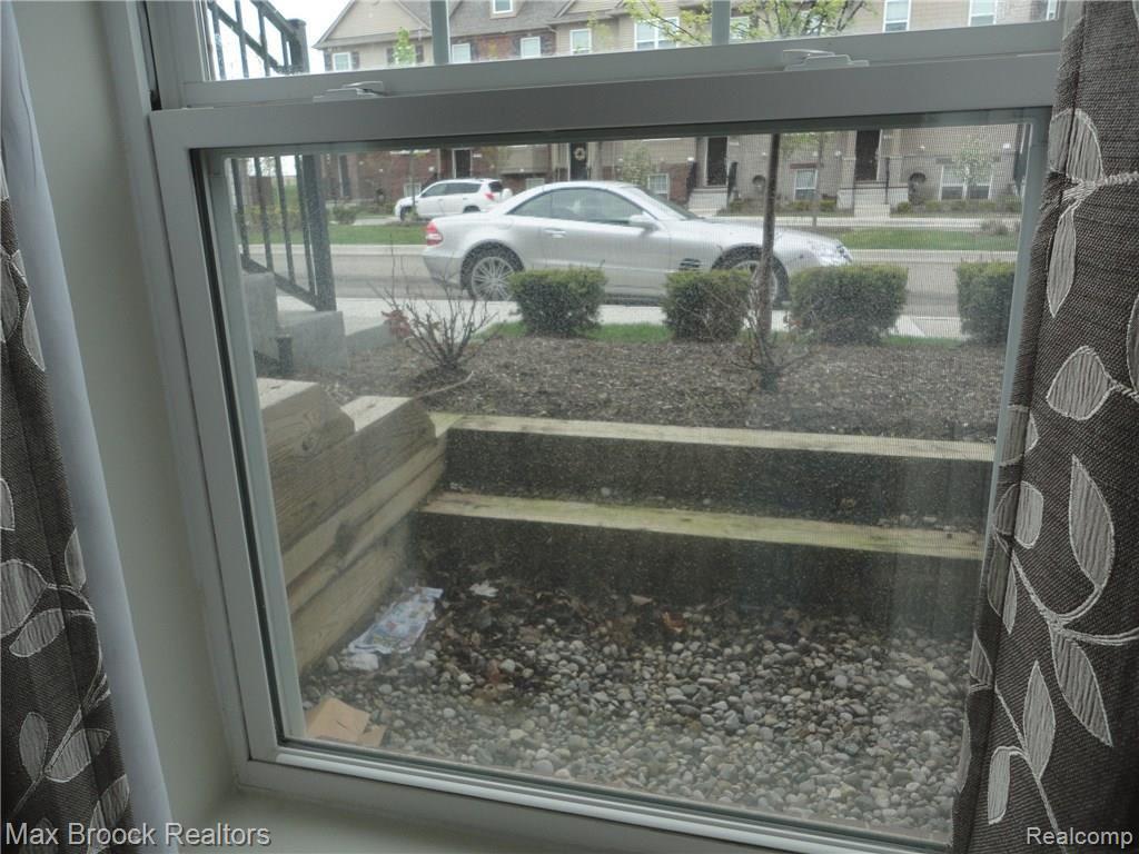 326 Glenhurst Boulevard, Unit 27 Rochester, MI 48307 - Photo 28 of 29