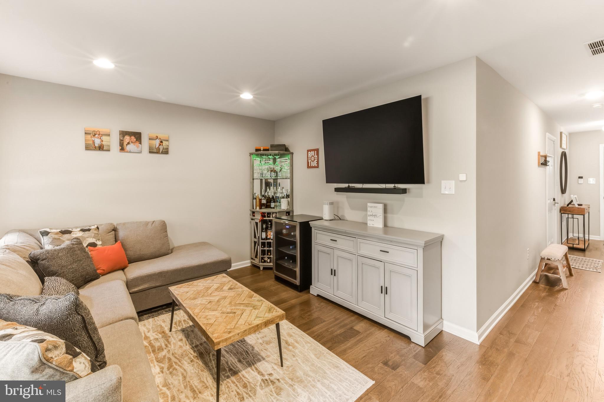 93 Aviary Road Thorofare, NJ 08086 - Photo 5 of 39 Family room