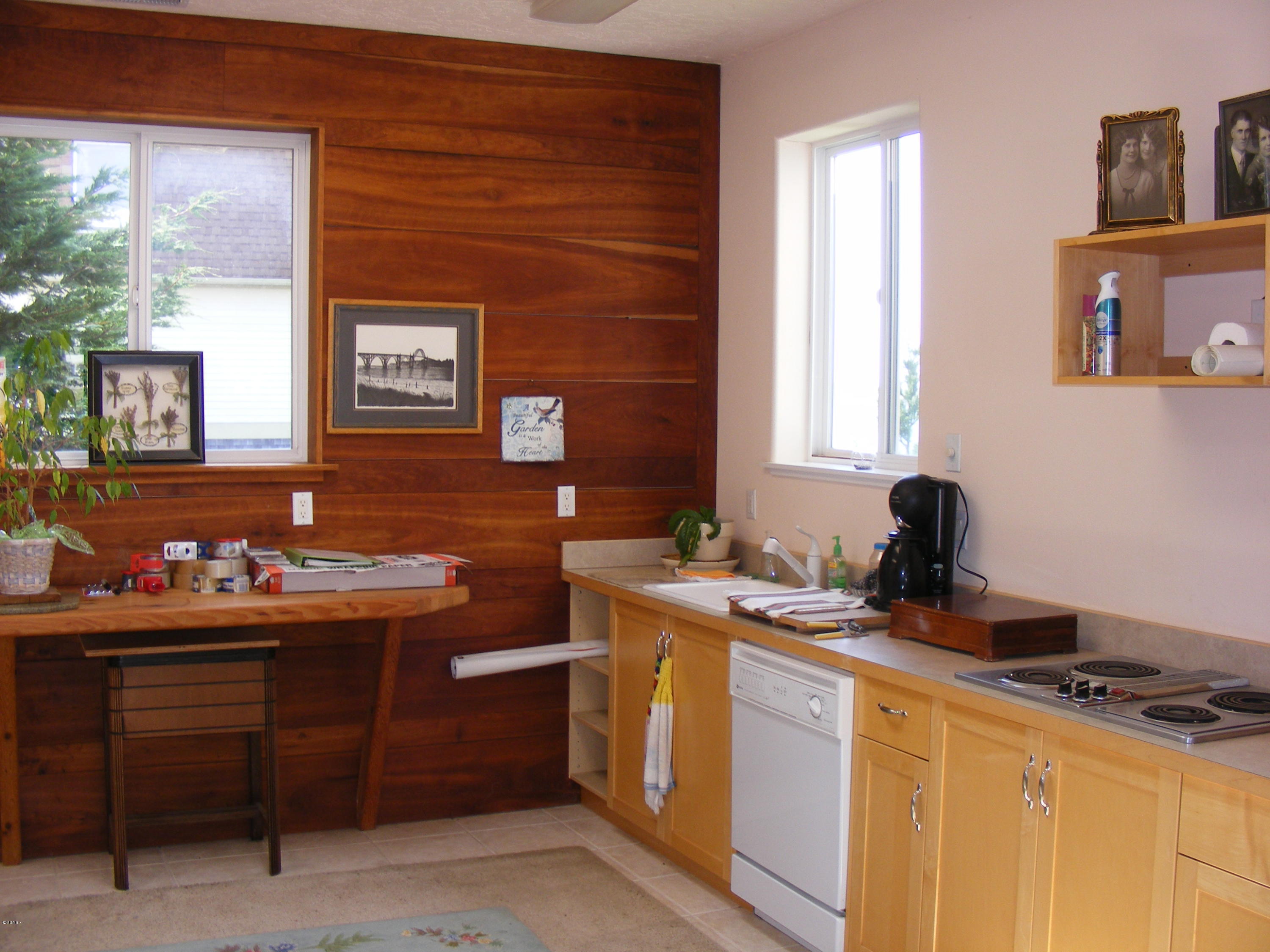 135 Southwest 26th Street Newport, OR 97366 - Photo 25 of 35 Kitchen area in bonus room