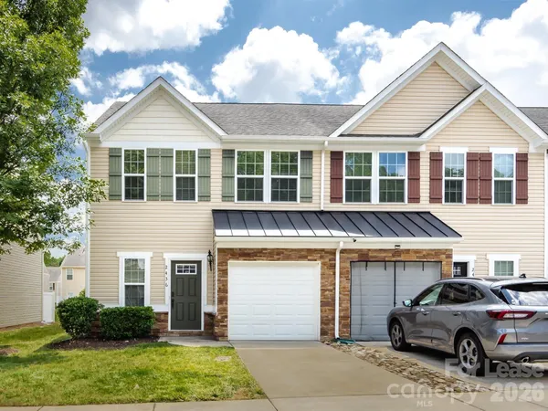 $1,950 | 2436 Silverthorn Drive, Charlotte, NC 28273