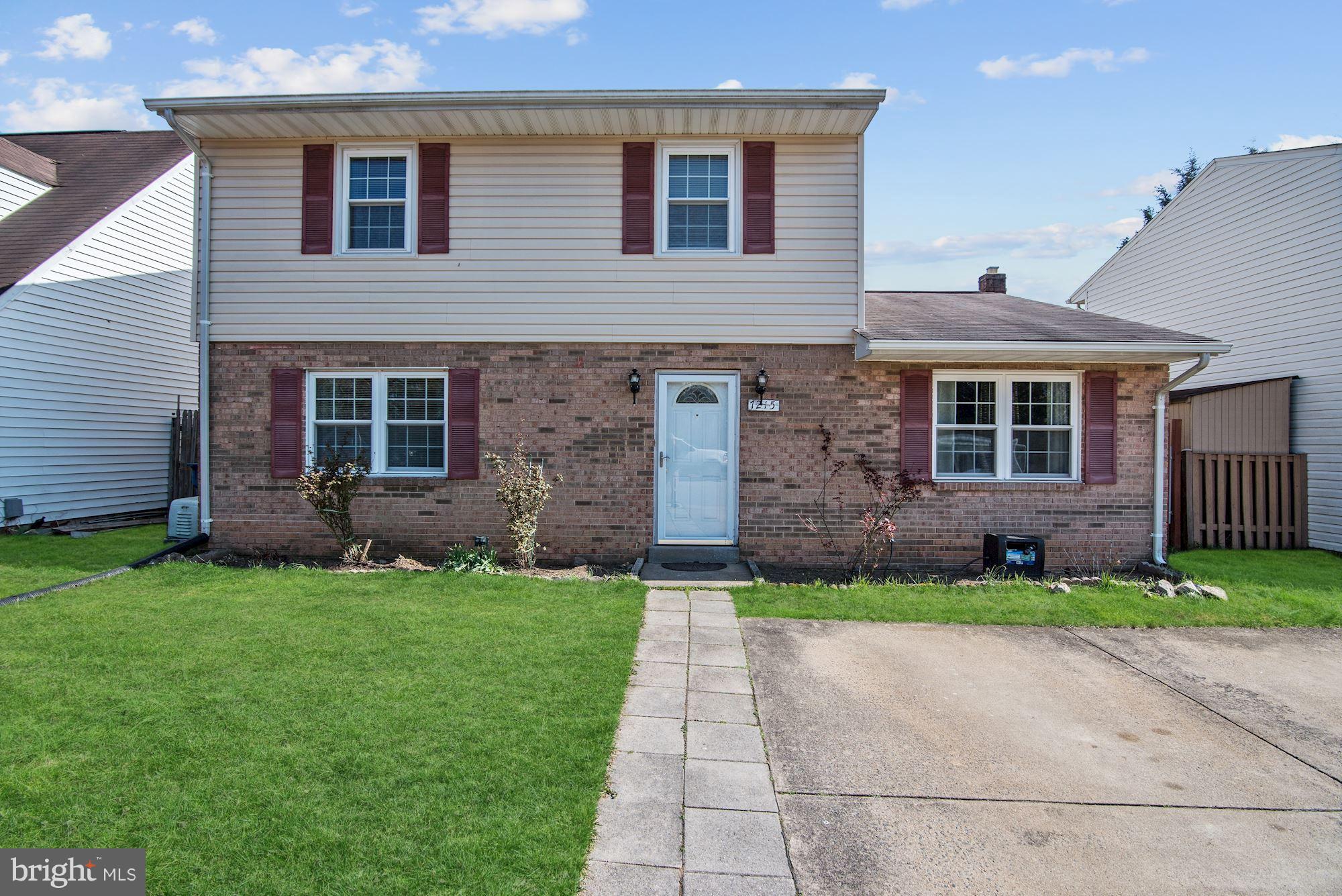 7215 Lavender Lane Springfield, VA 22150 - Photo 1 of 30 Exterior (Front)