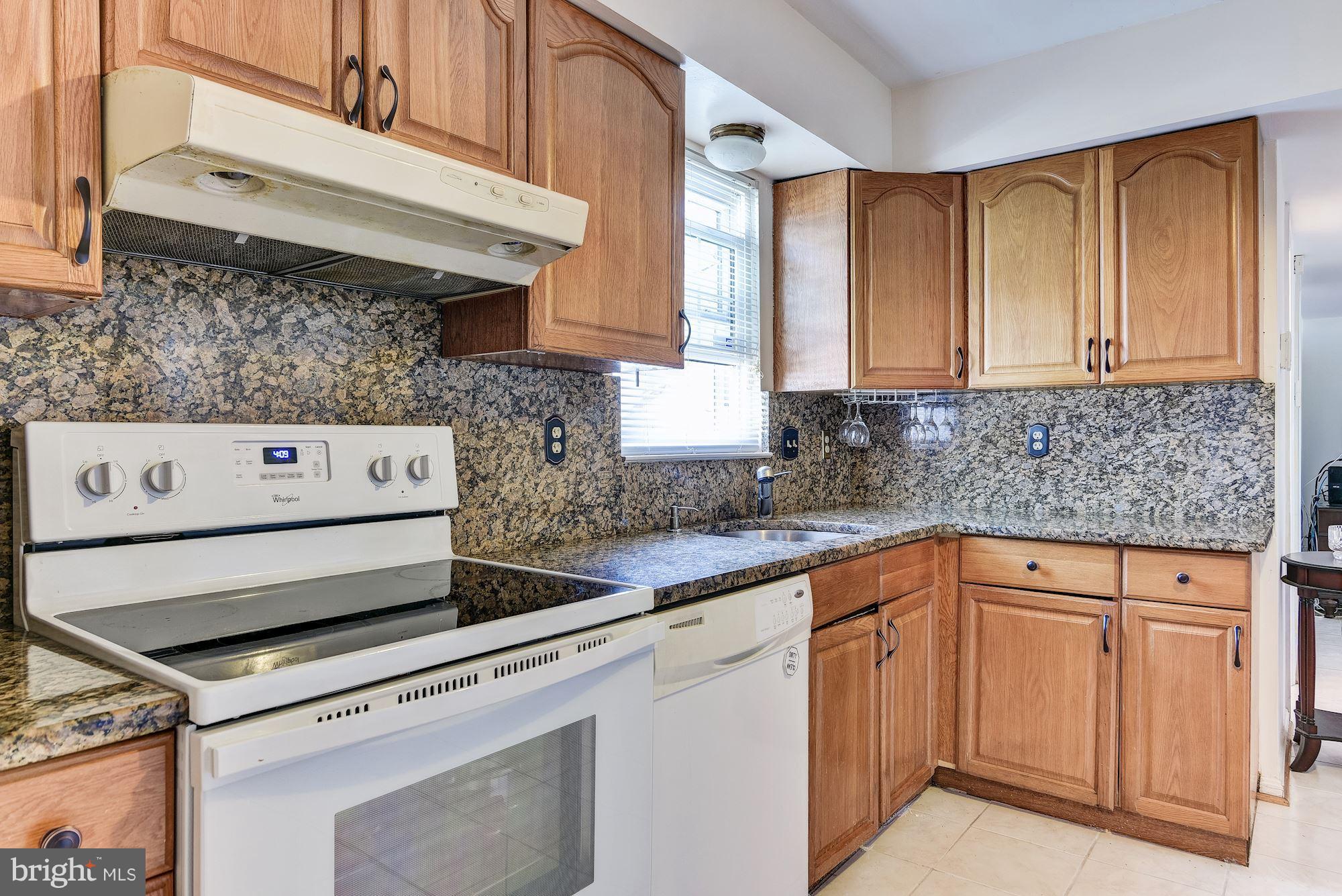 7215 Lavender Lane Springfield, VA 22150 - Photo 12 of 30 Kitchen