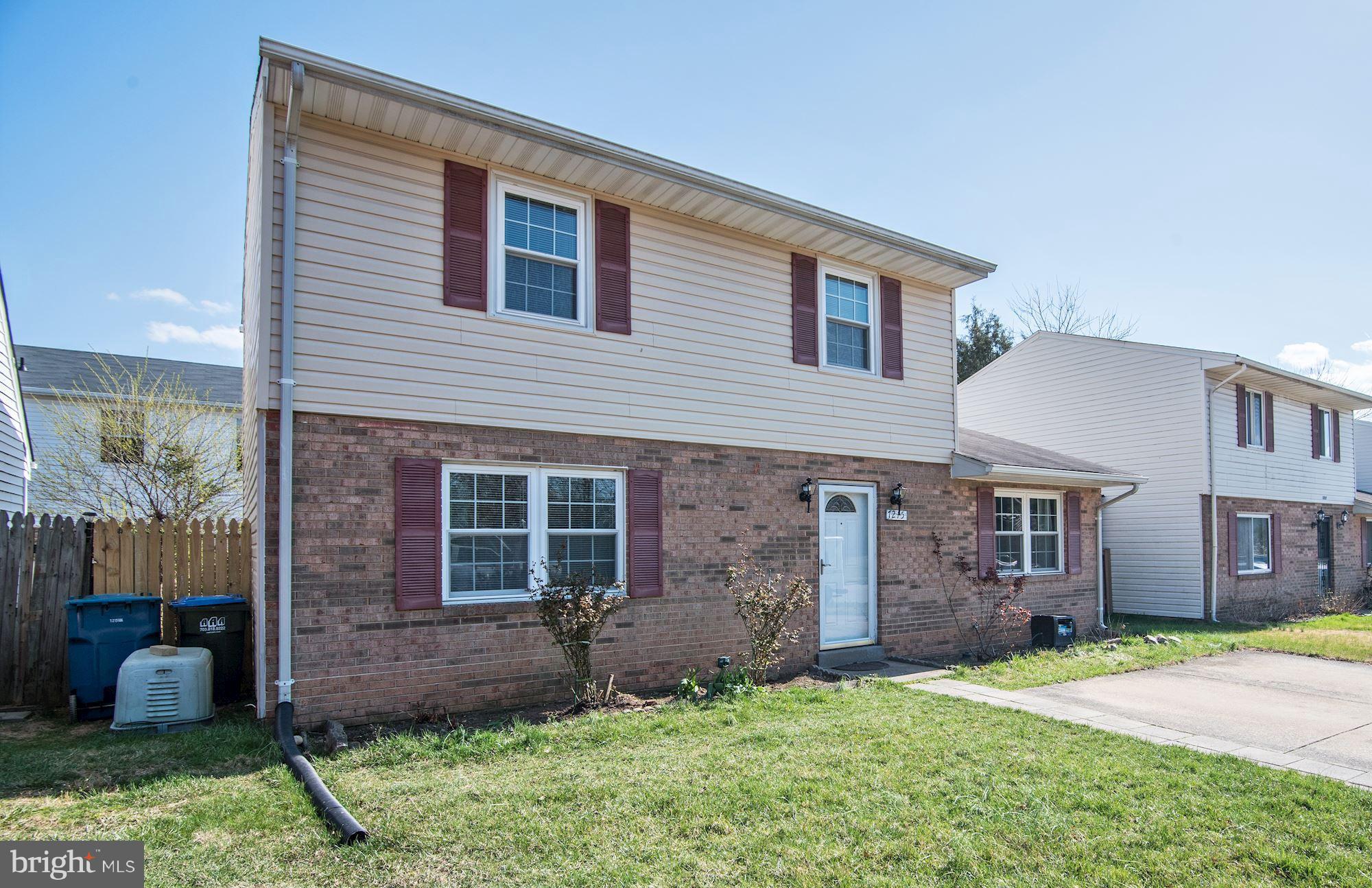 7215 Lavender Lane Springfield, VA 22150 - Photo 3 of 30 Exterior (Front)