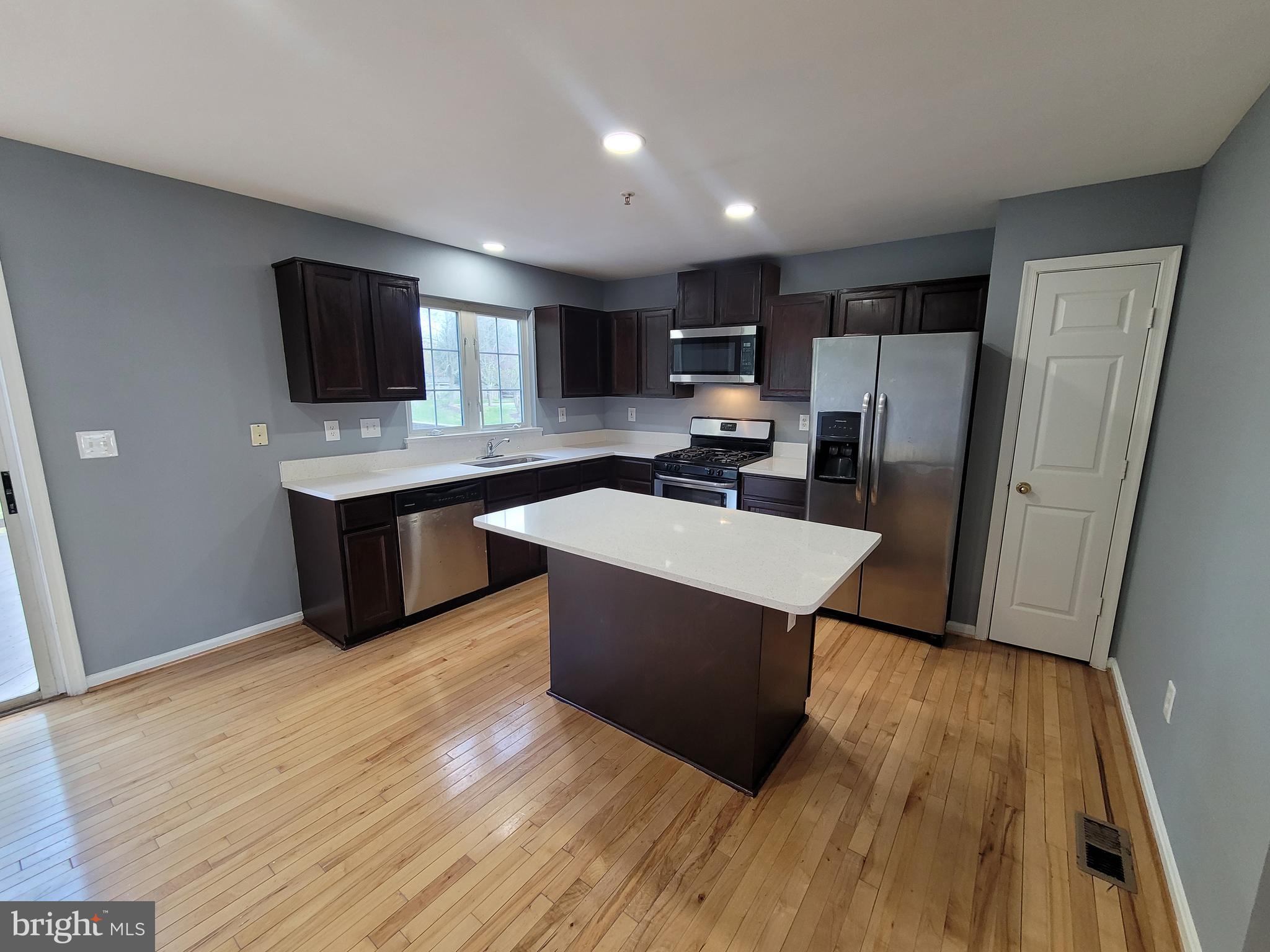 4417 Kentford Road Owings Mills, MD 21117 - Photo 3 of 39