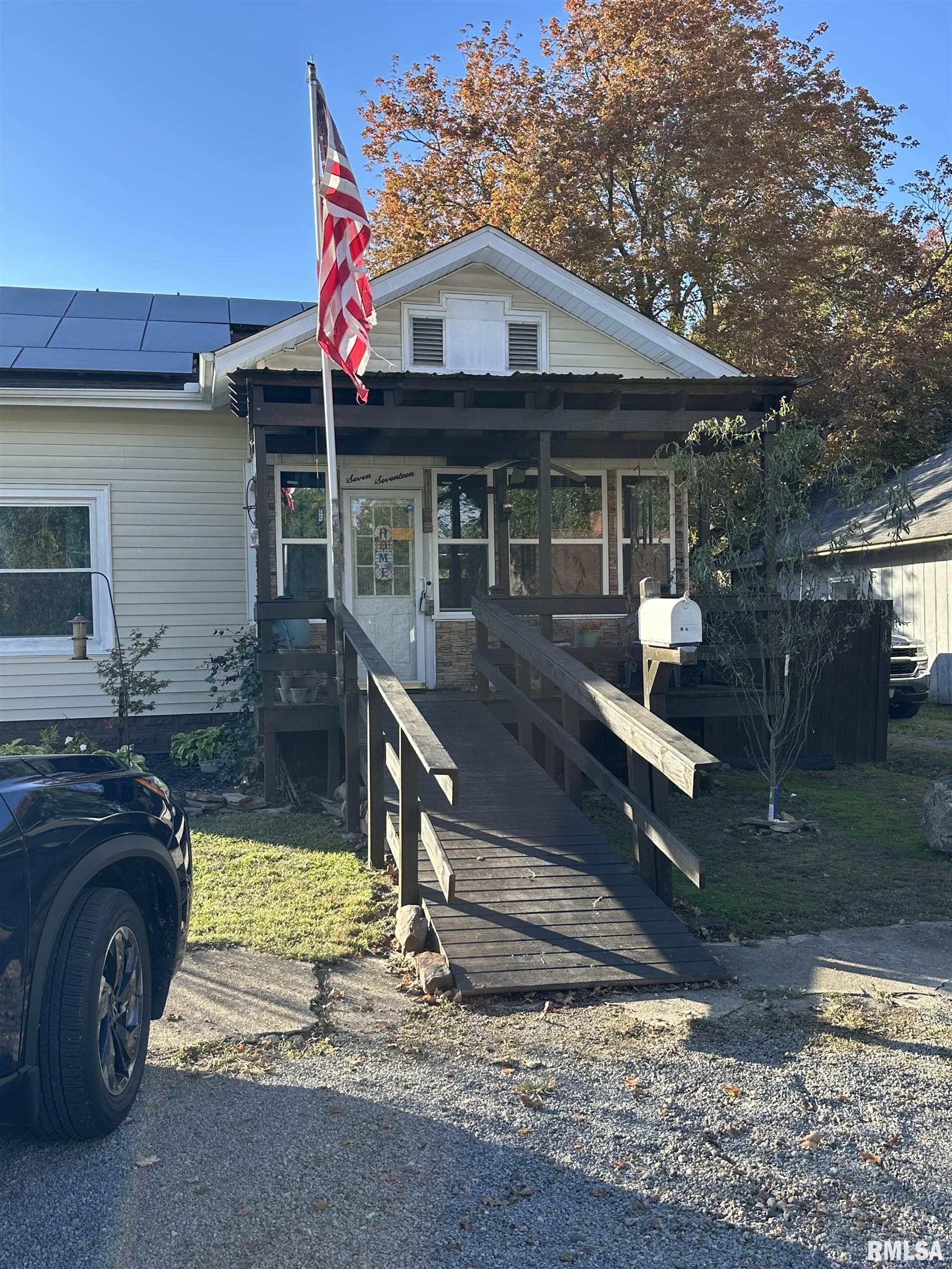 717 South 18th Street Herrin, IL 62948 - Photo 1 of 35