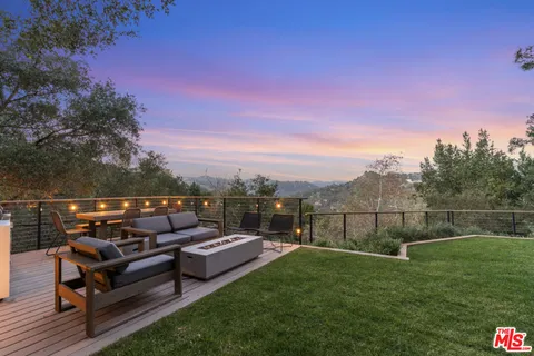 $1,595,000 | 19901 Grand View Drive, Topanga, CA 90290