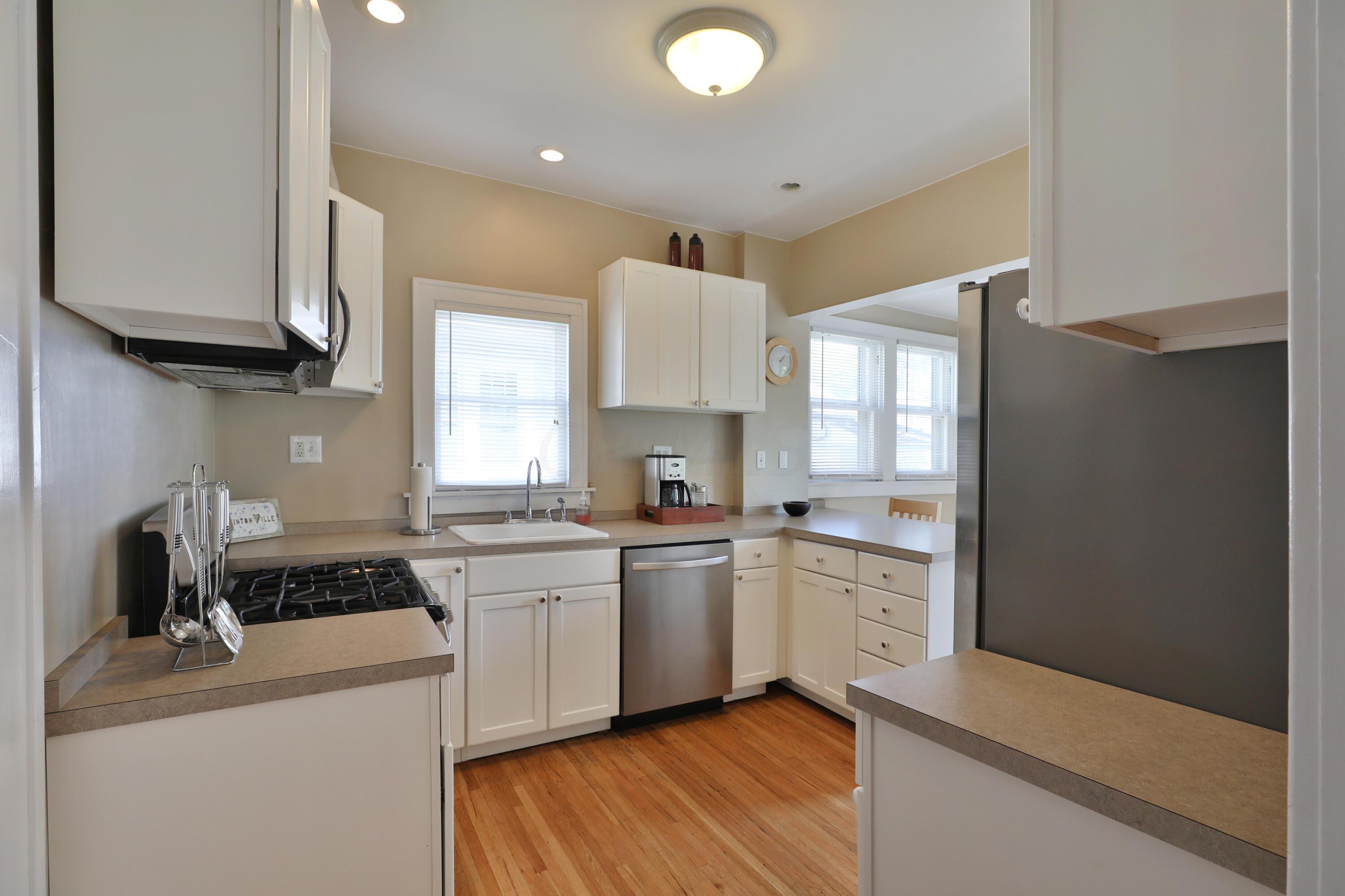 185 East Weber Road Columbus, OH 43202 - Photo 17 of 50 Eat-in Kitchen