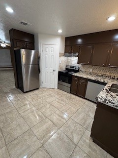 8935 Dirby Street Houston, TX 77075 - Photo 6 of 15 Kitchen